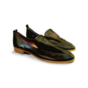 Comfy professional black flats